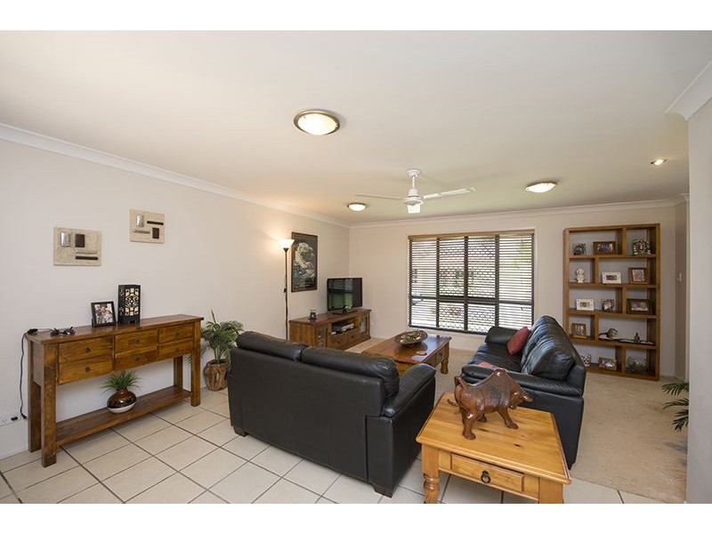 4 Leonie Court, New Auckland QLD 4680