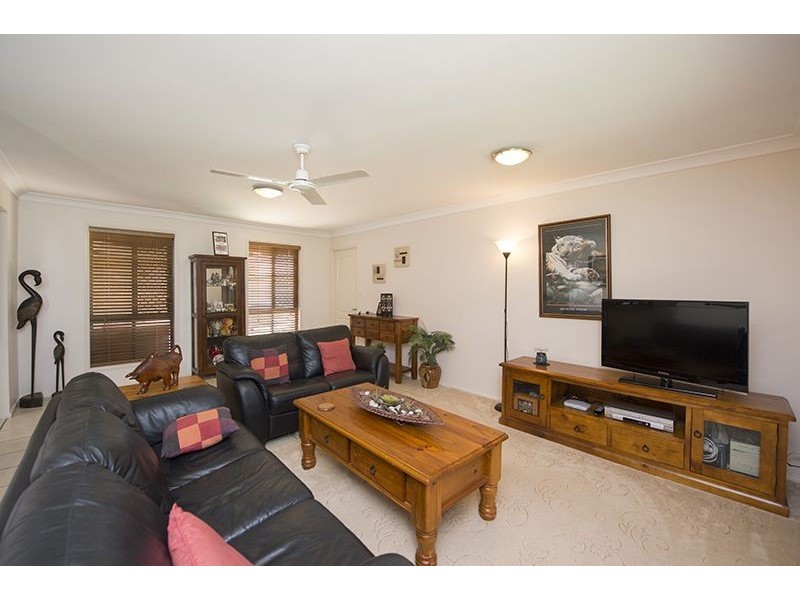 4 Leonie Court, New Auckland QLD 4680