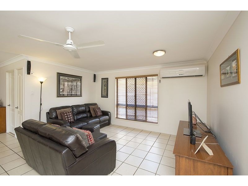 4 Leonie Court, New Auckland QLD 4680