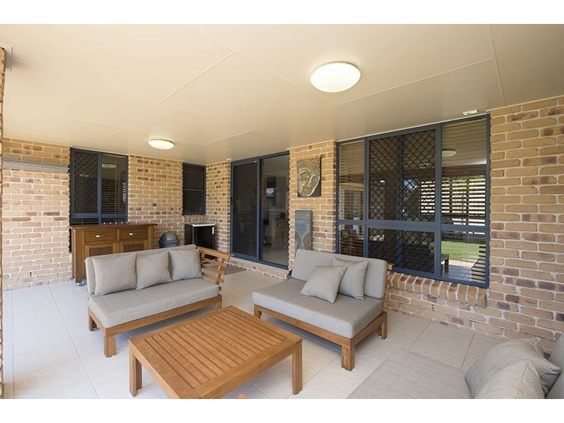 4 Leonie Court, New Auckland QLD 4680