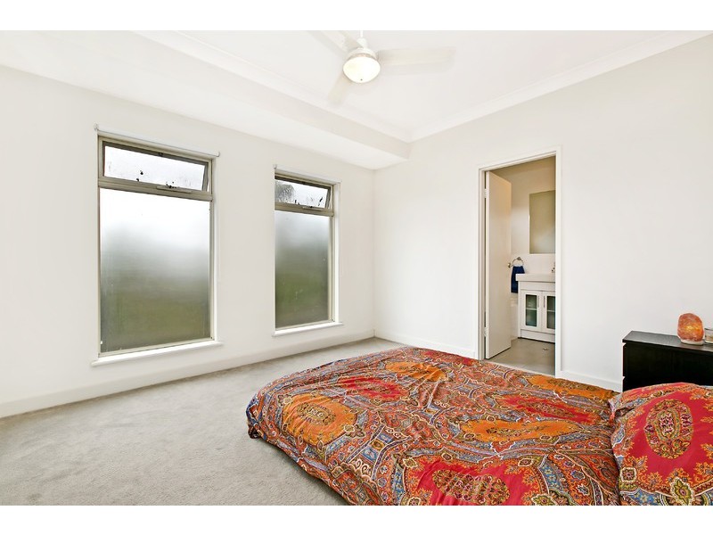 2/2 Whinnerah Avenue, Aldinga Beach SA 5173