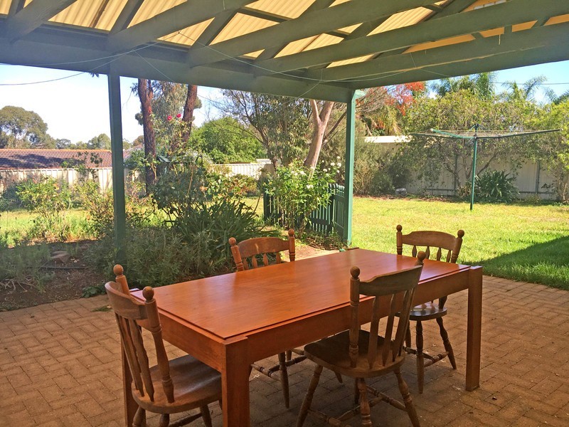 4 Daveys Road, Flagstaff Hill SA 5159
