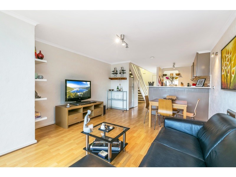 2/98 Sportsmans Drive, West Lakes SA 5021