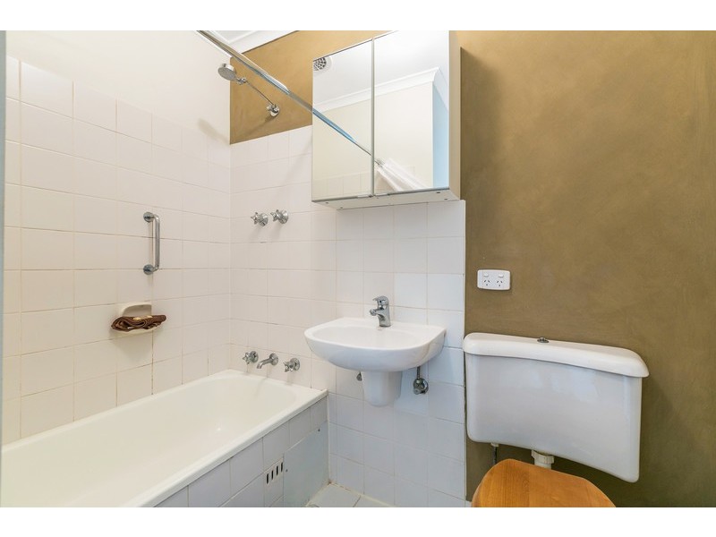 2/98 Sportsmans Drive, West Lakes SA 5021