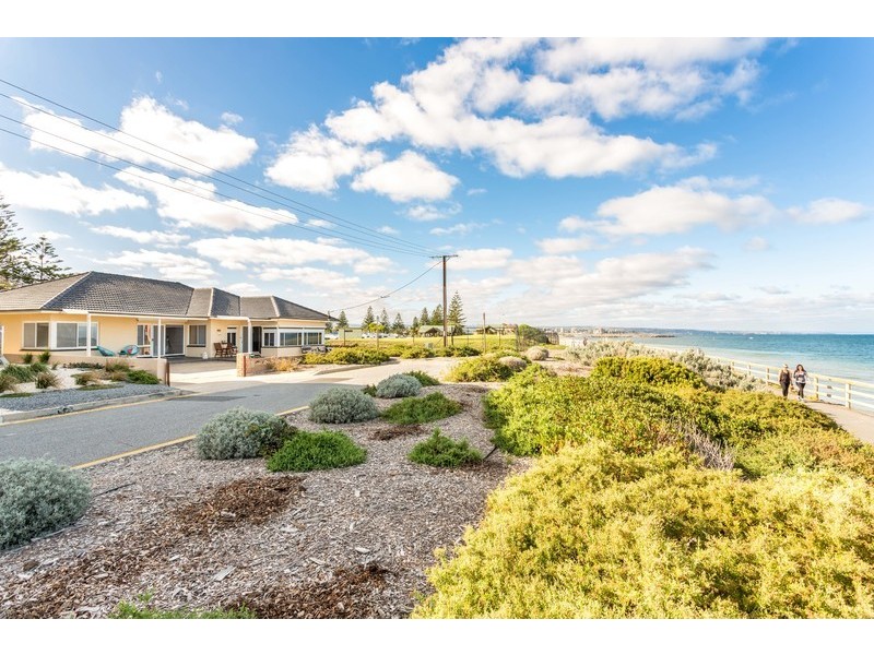 1/2 Seaview Road, West Beach SA 5024
