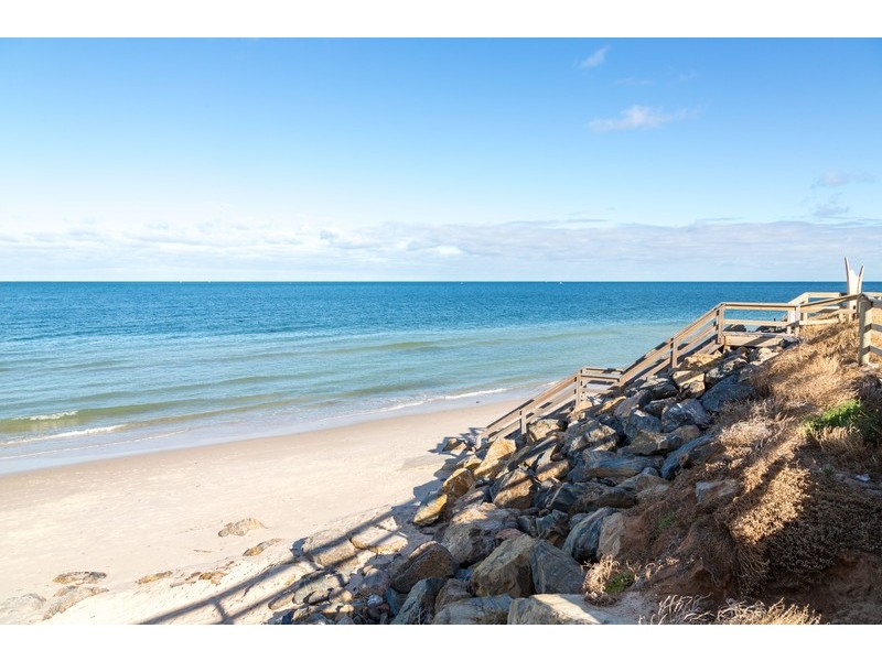 1/2 Seaview Road, West Beach SA 5024