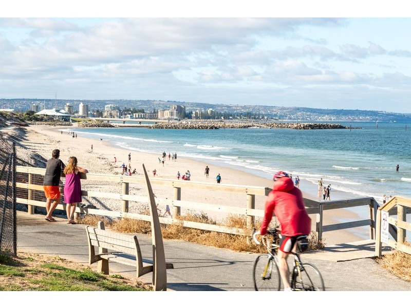 1/2 Seaview Road, West Beach SA 5024