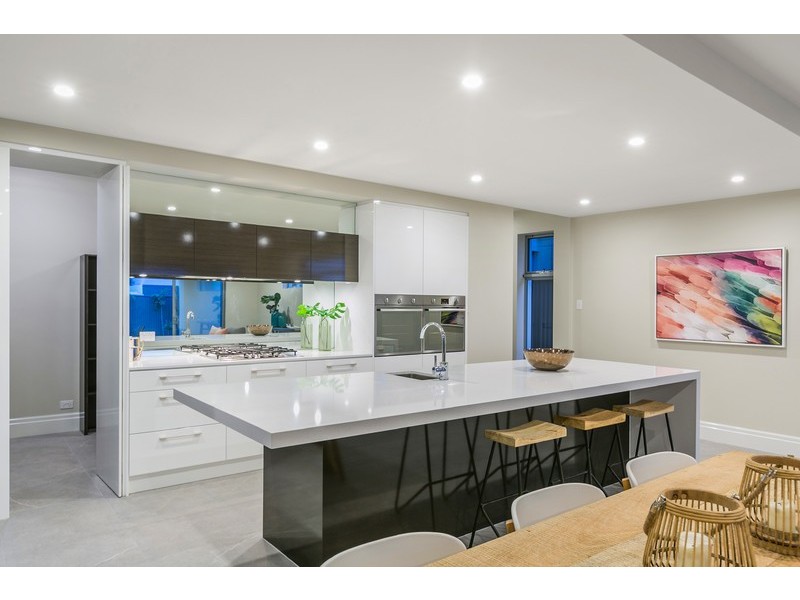 37 Hobart Road, Henley Beach South SA 5022