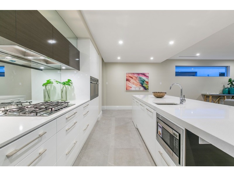 37 Hobart Road, Henley Beach South SA 5022