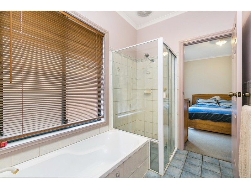 2 Rayner Court, Mitchell Park SA 5043