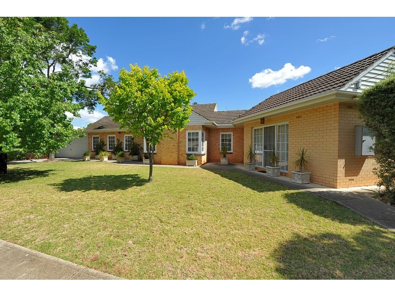 7 Lewis Crescent, North Plympton SA 5037