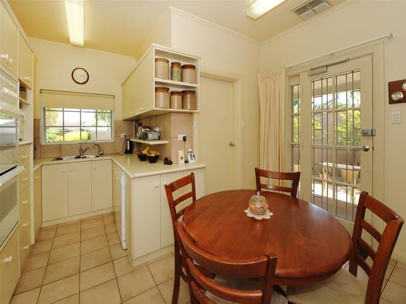 7 Lewis Crescent, North Plympton SA 5037