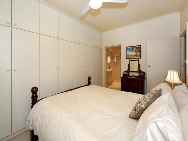 7 Lewis Crescent, North Plympton SA 5037