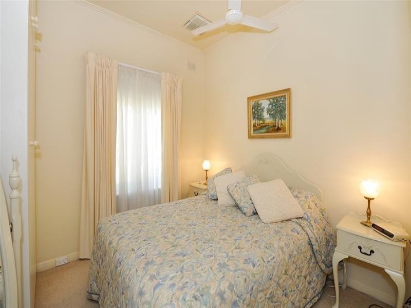 7 Lewis Crescent, North Plympton SA 5037