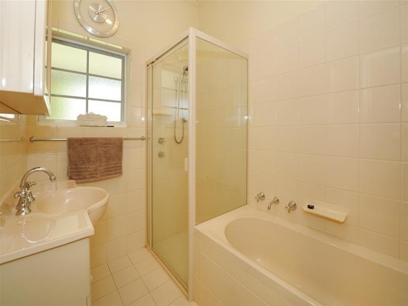 7 Lewis Crescent, North Plympton SA 5037