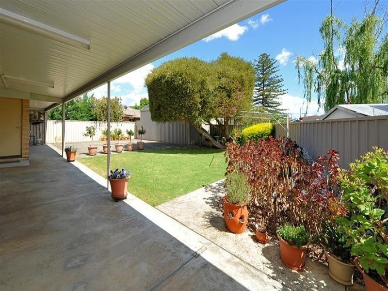 7 Lewis Crescent, North Plympton SA 5037