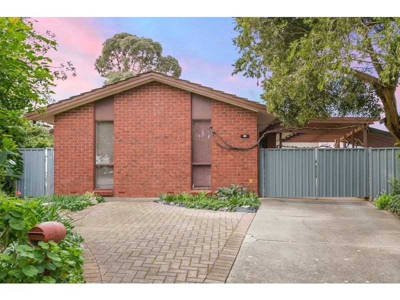 15 Magnolia Avenue, Happy Valley SA 5159