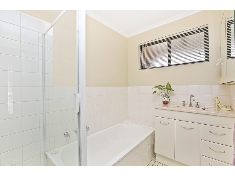 15 Magnolia Avenue, Happy Valley SA 5159