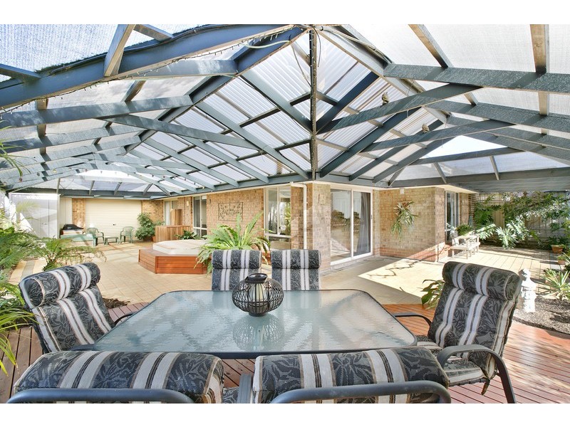 2 Stanford Glen, Seaford Rise SA 5169