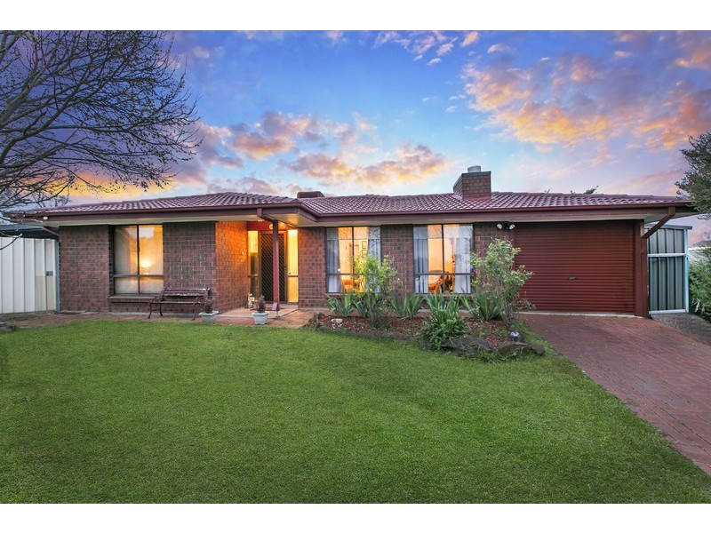 4 Deakin Court, Trott Park SA 5158