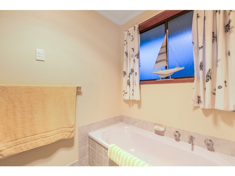 4 Deakin Court, Trott Park SA 5158