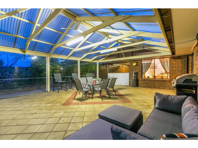 4 Deakin Court, Trott Park SA 5158