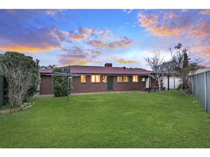 4 Deakin Court, Trott Park SA 5158