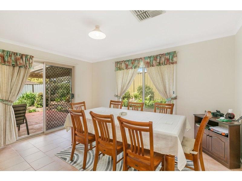 4 Lowell Court, Woodcroft SA 5162