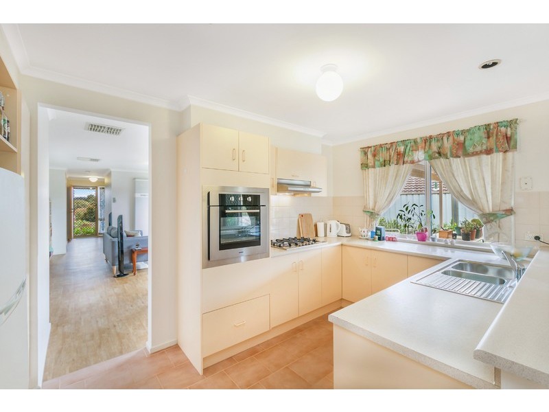 4 Lowell Court, Woodcroft SA 5162