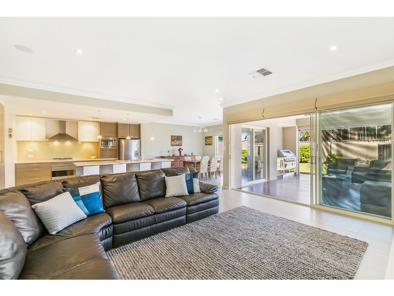 8 Orana Avenue, Glenelg North SA 5045