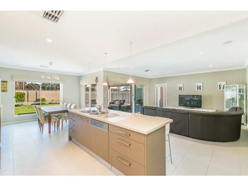 8 Orana Avenue, Glenelg North SA 5045