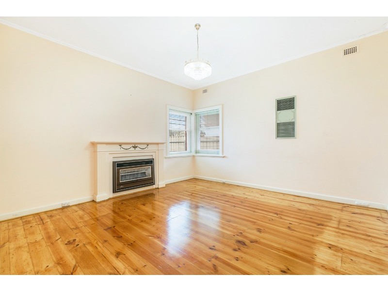472 Cross Road, Glandore SA 5037