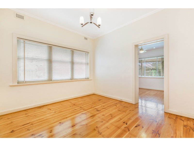 472 Cross Road, Glandore SA 5037