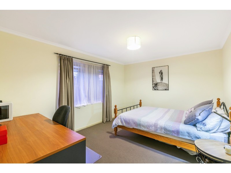 4 Cambridge Place, Clovelly Park SA 5042