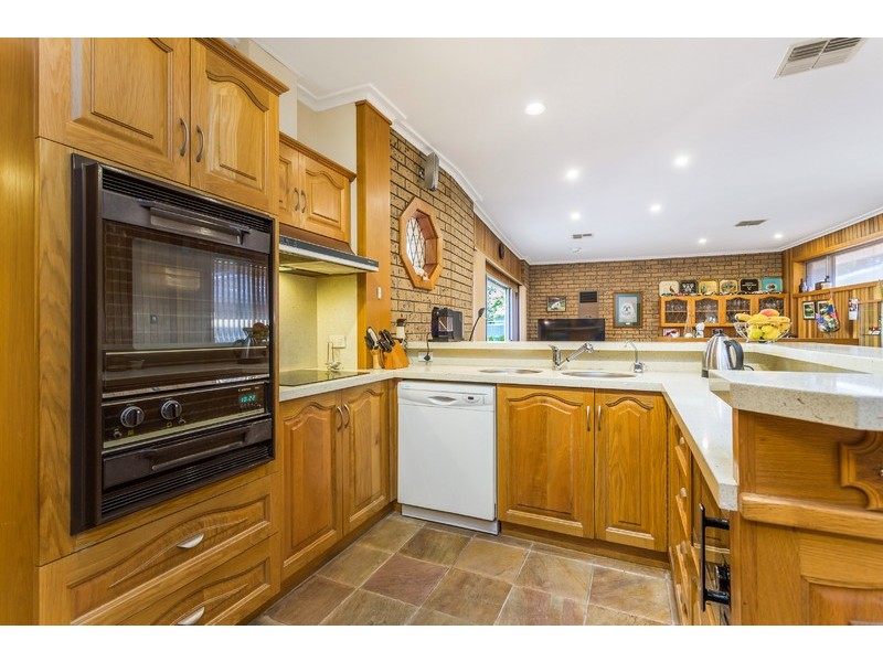 2 Briardale Road, Sturt SA 5047