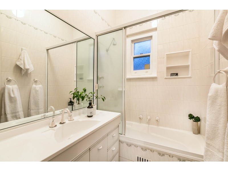 7 View Road, Glandore SA 5037