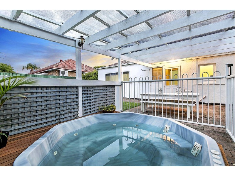 7 View Road, Glandore SA 5037