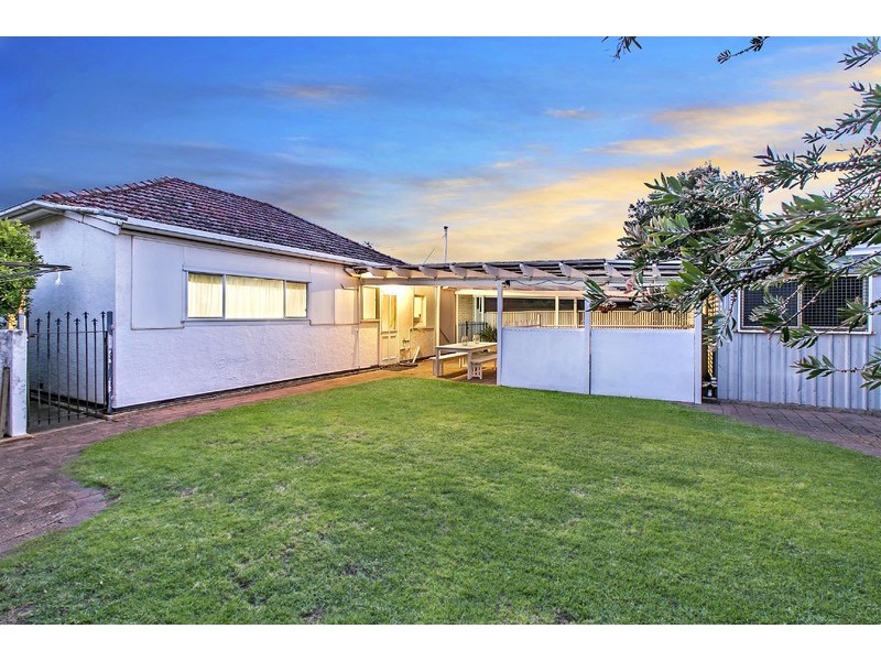 7 View Road, Glandore SA 5037