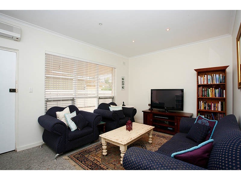 2/18 Pleasant Avenue, Glandore SA 5037