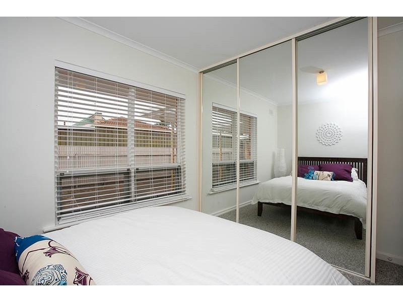 2/18 Pleasant Avenue, Glandore SA 5037
