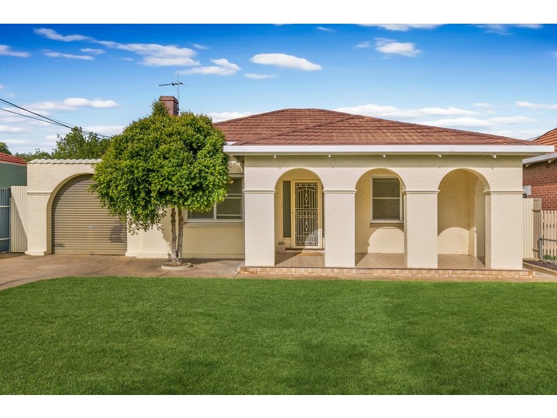 38 Naldera Street, Glandore SA 5037