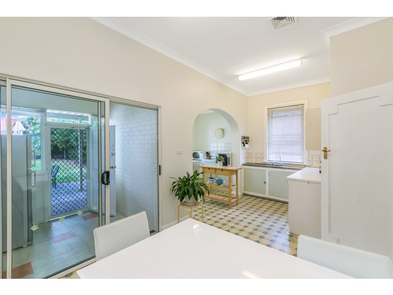 38 Naldera Street, Glandore SA 5037