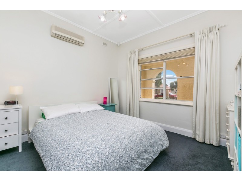 38 Naldera Street, Glandore SA 5037