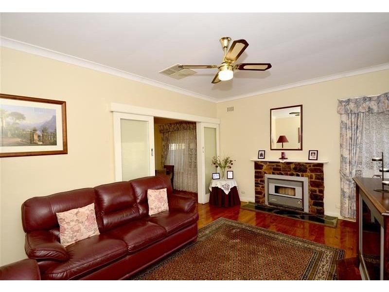 15 Tudor Avenue, Clovelly Park SA 5042