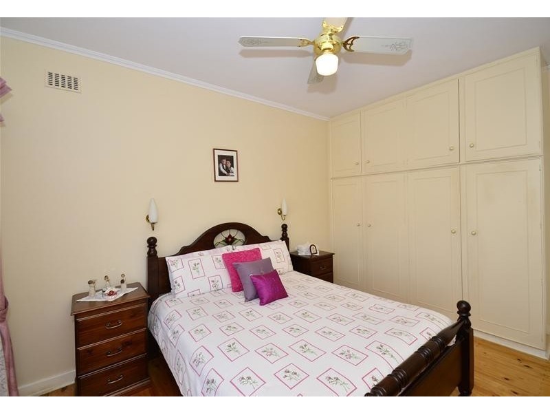 15 Tudor Avenue, Clovelly Park SA 5042