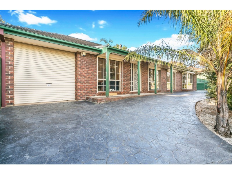 2 Cranbourne Drive, O’halloran Hill SA 5158