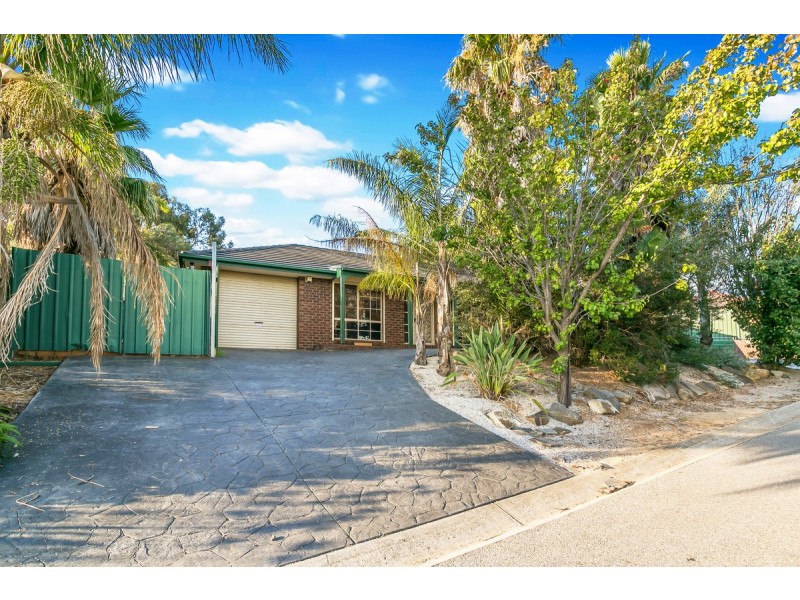 2 Cranbourne Drive, O’halloran Hill SA 5158