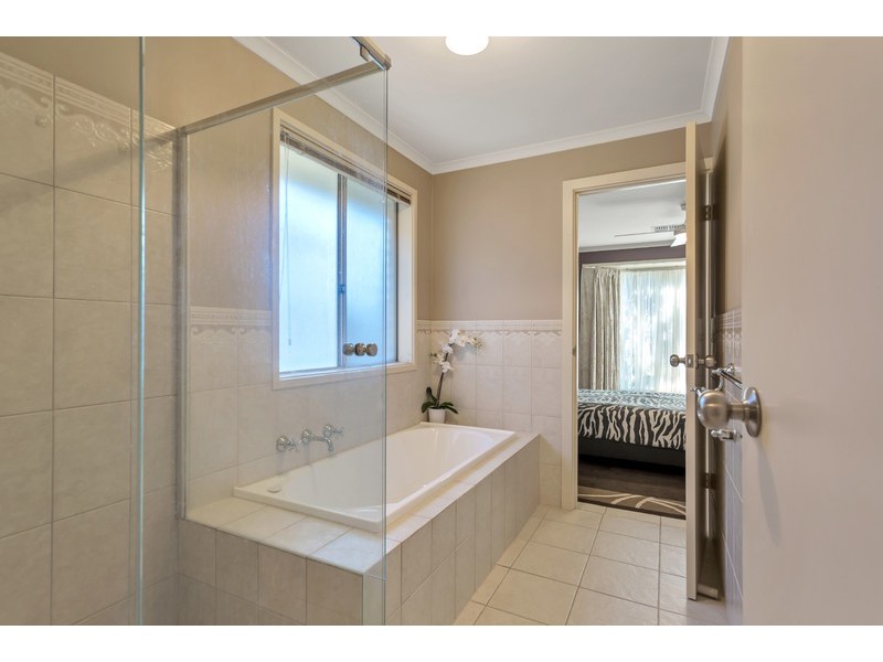 16 Kensington Street, Clovelly Park SA 5042