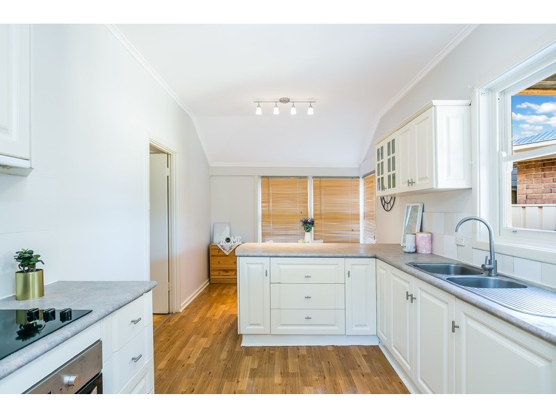 27 Lutana Crescent, Mitchell Park SA 5043