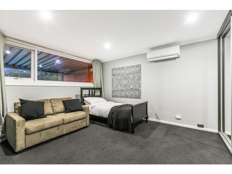 31 Glengyle Terrace, Glandore SA 5037